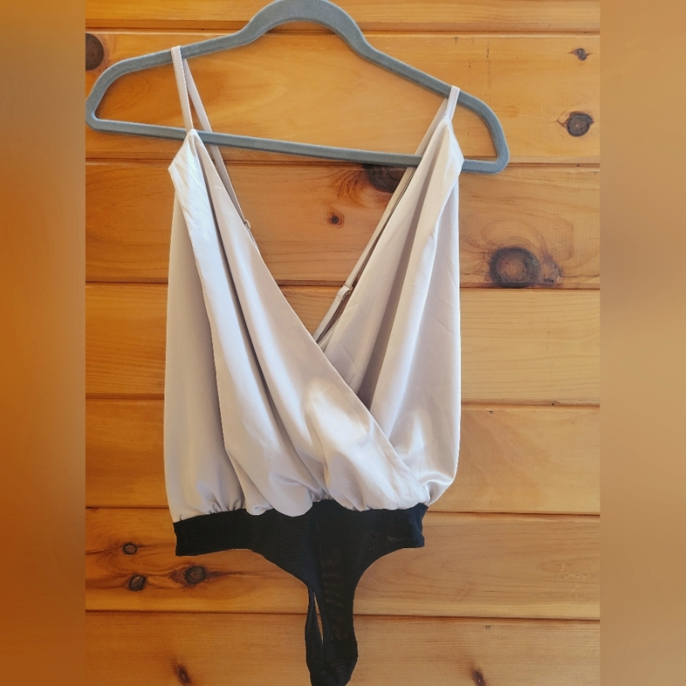 💰⏳️Salty Faux Wrap Satin Thong Bodysuit NWT Size Medium Bundle And Save